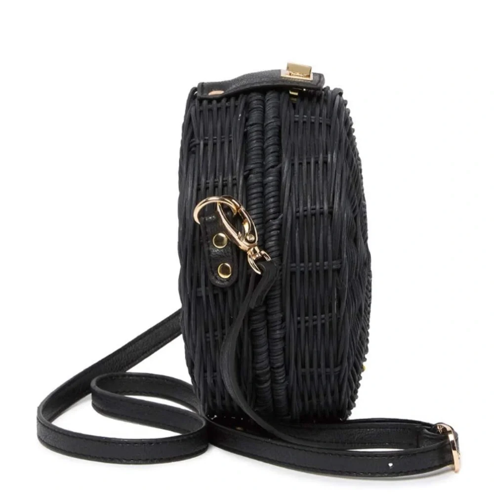 Urban Expressions Rattan Circular tote NEW!!! - Picture 4 of 6